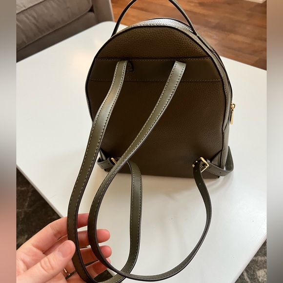 Michael Kors Valerie backpack - Picture 3 of 5